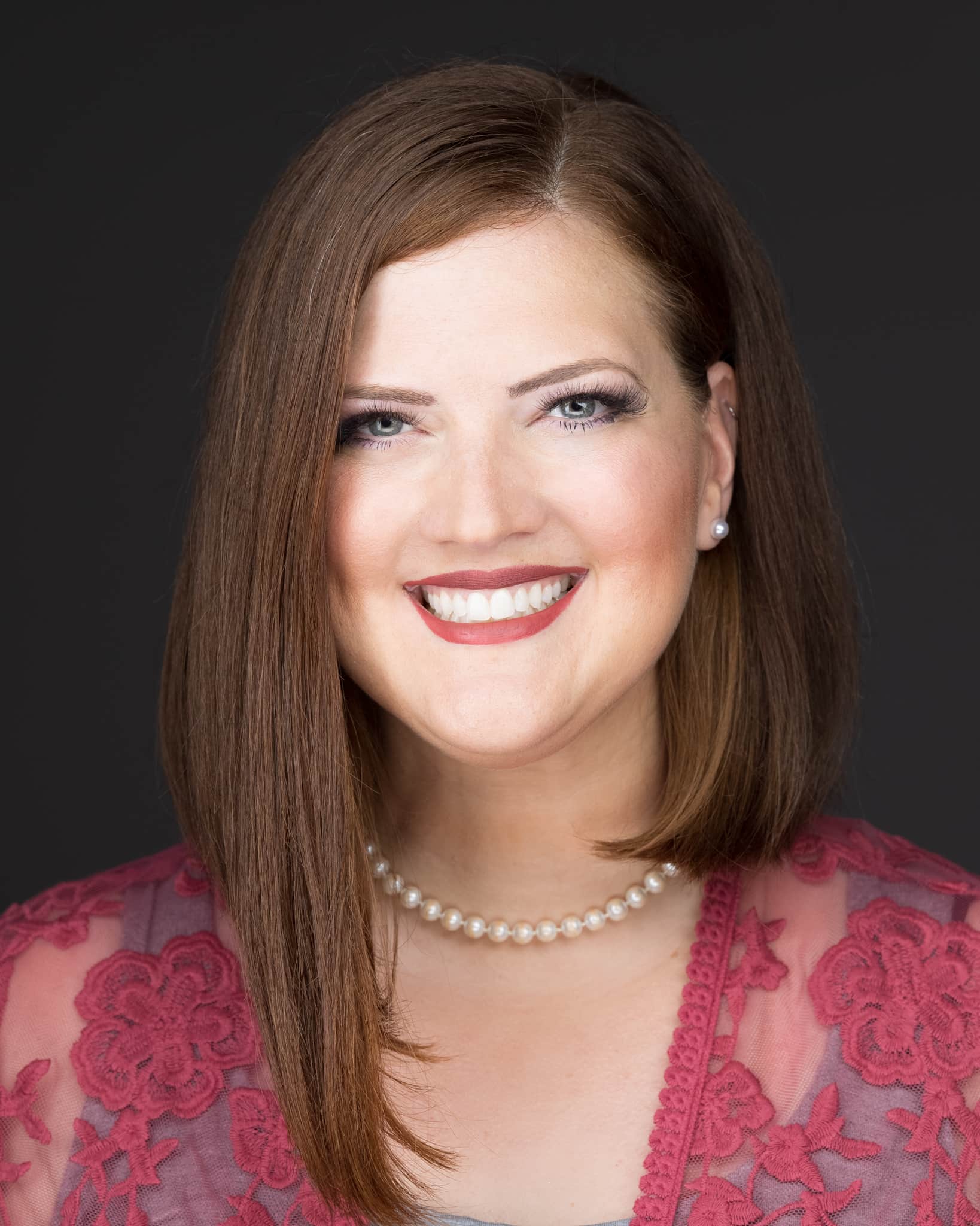 Traci DePuy Headshot